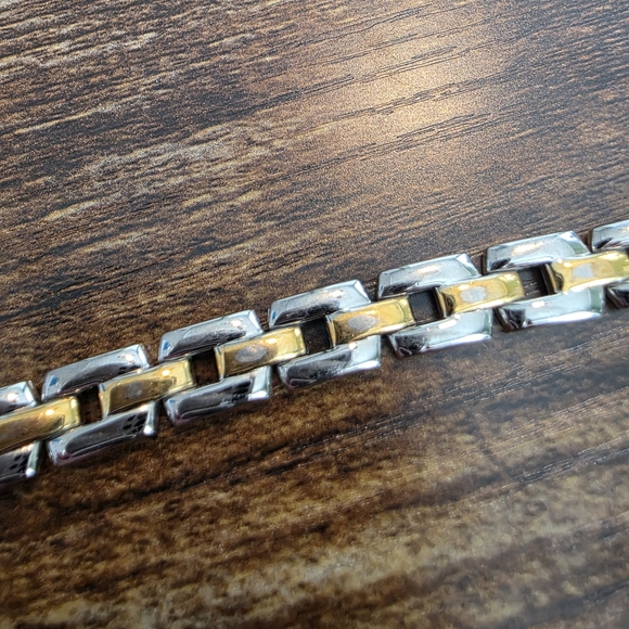 Disney Winnie The Pooh And Piglet Silver Stainless Steel Watch - Picture 6 of 6